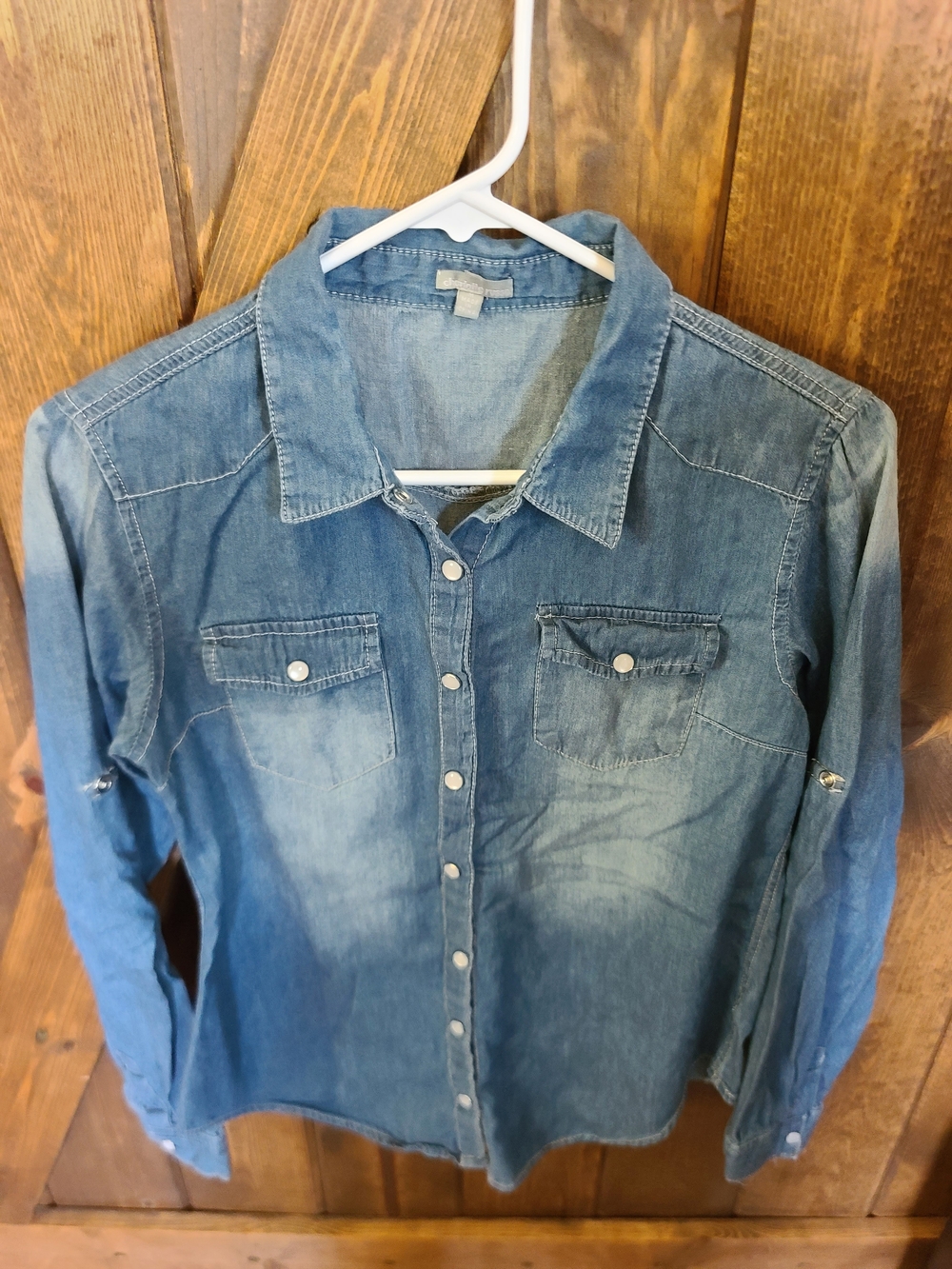 Charlotte Russe Chambray Denim Button Up Shirt Women's M 100% Cotton Pearl Snap